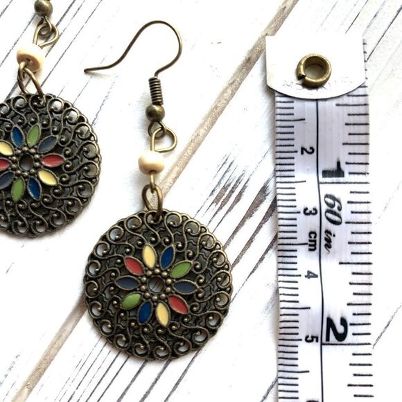 🎄Retro Lace Patterned Dangle Earrings - Picture 3 of 5